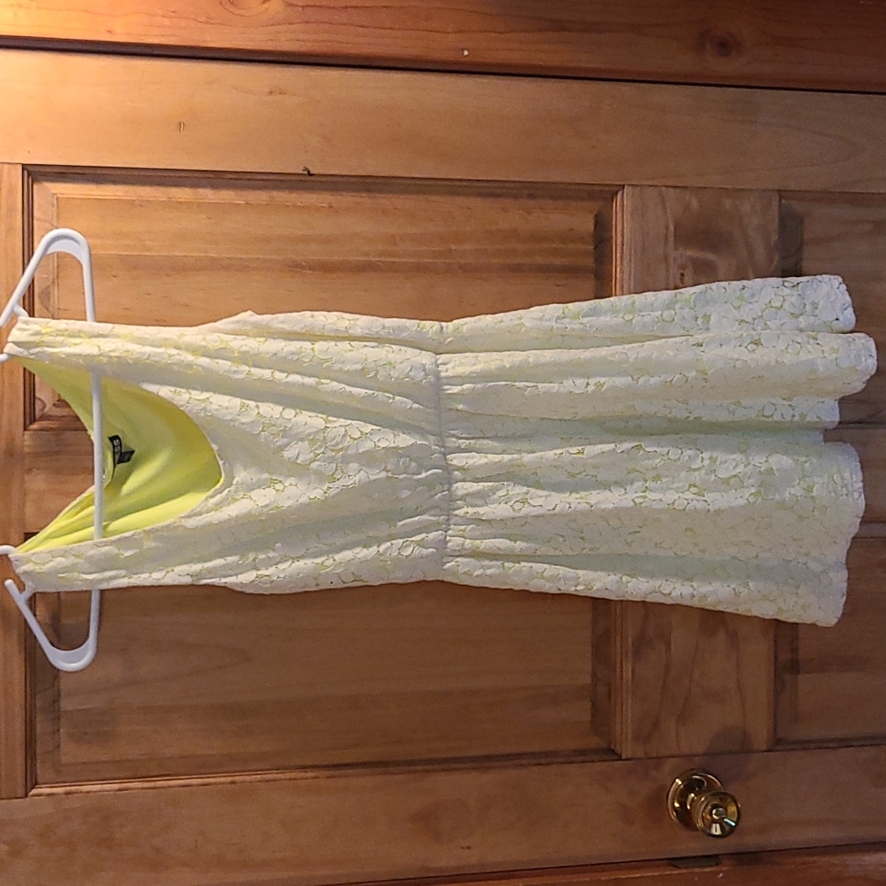 Express extra small dress, lime green with a white lace overlay